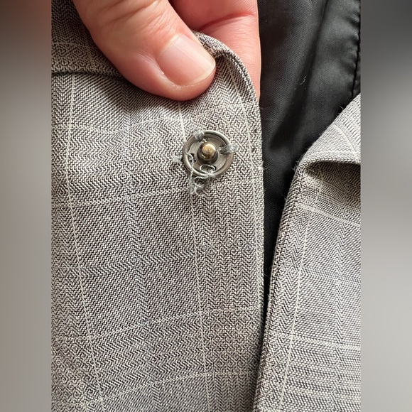 EGGIE Grey Plaid Off Shoulder Button Blazer Jacket Size Medium - Picture 8 of 9